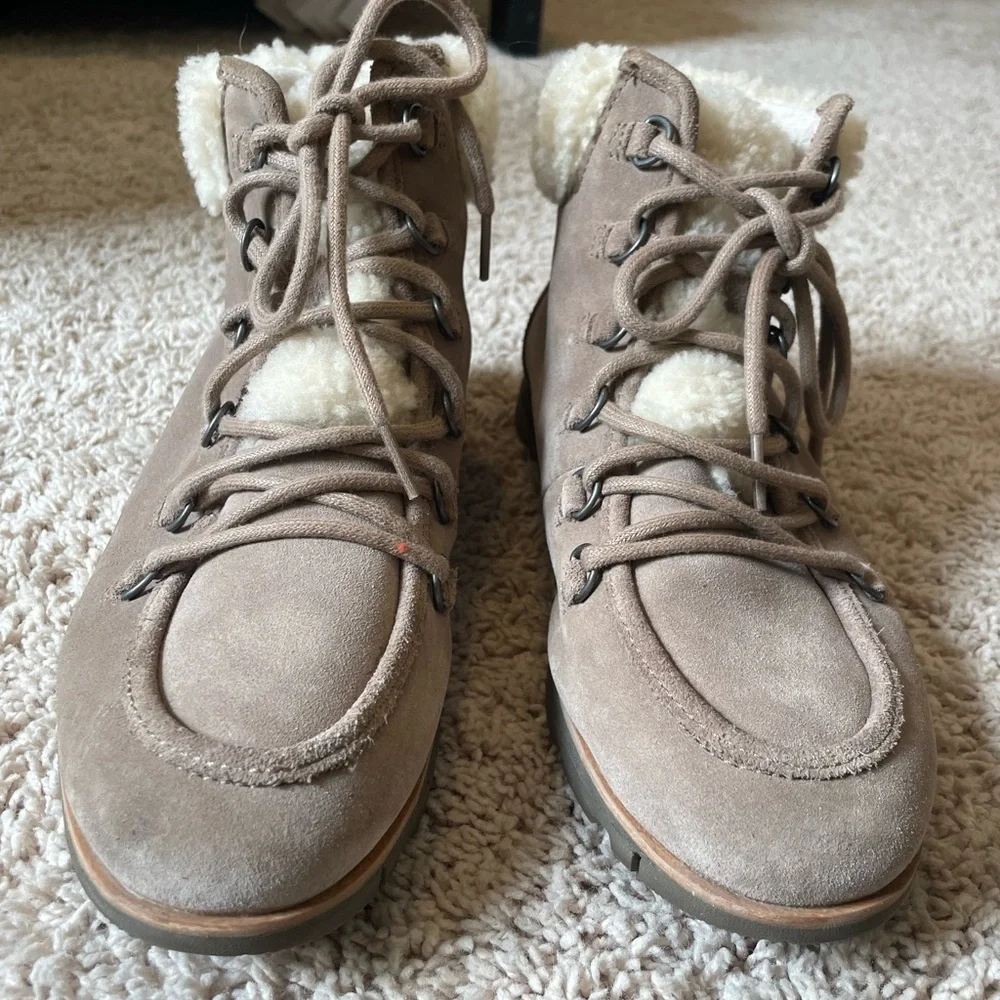 Sorel Sherpa Trim Harlow Lace Up Bootie Taupe Leather  Waterproof Women's Sz 9